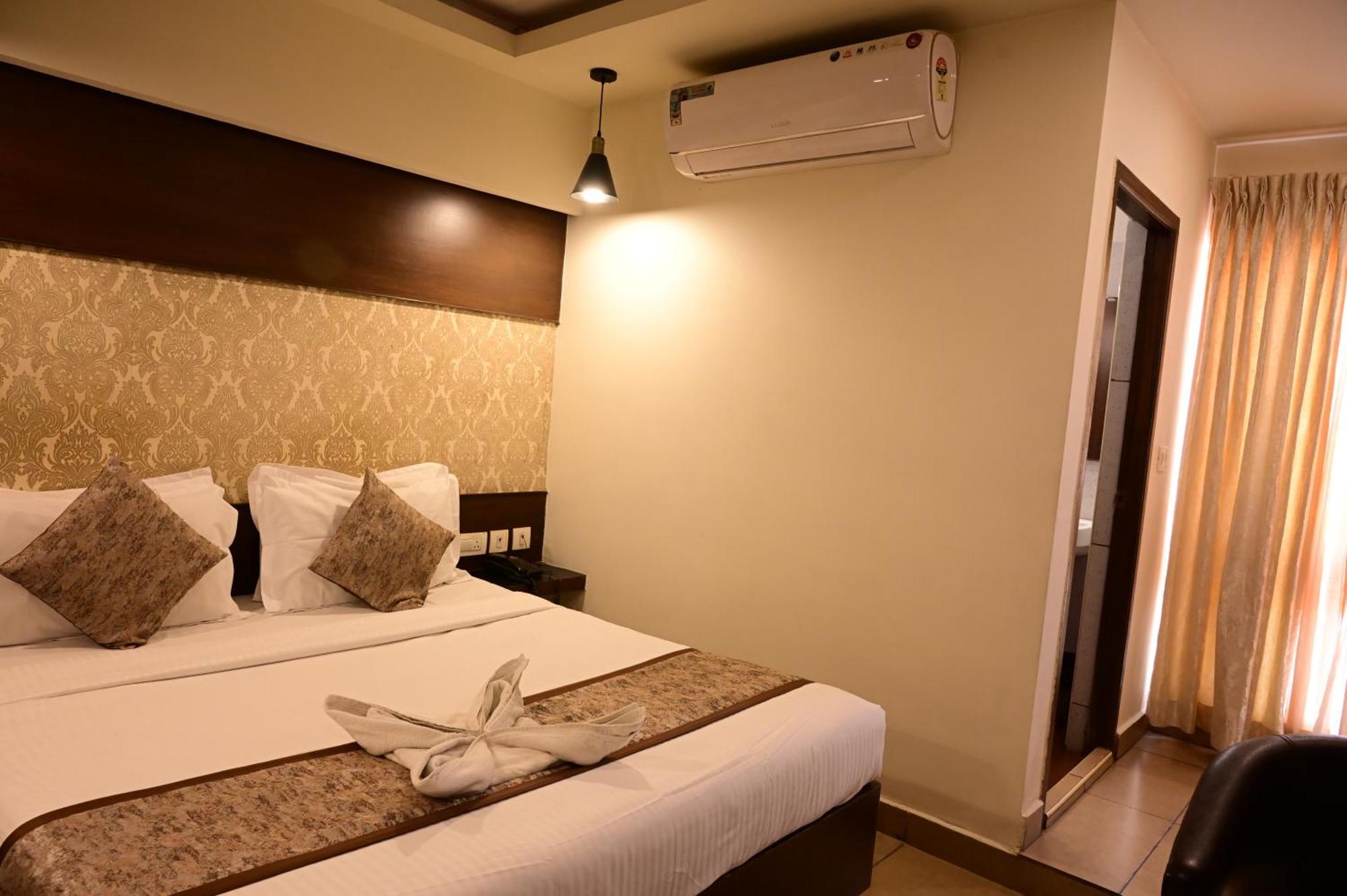 Canyon Sun Chennai Exterior photo