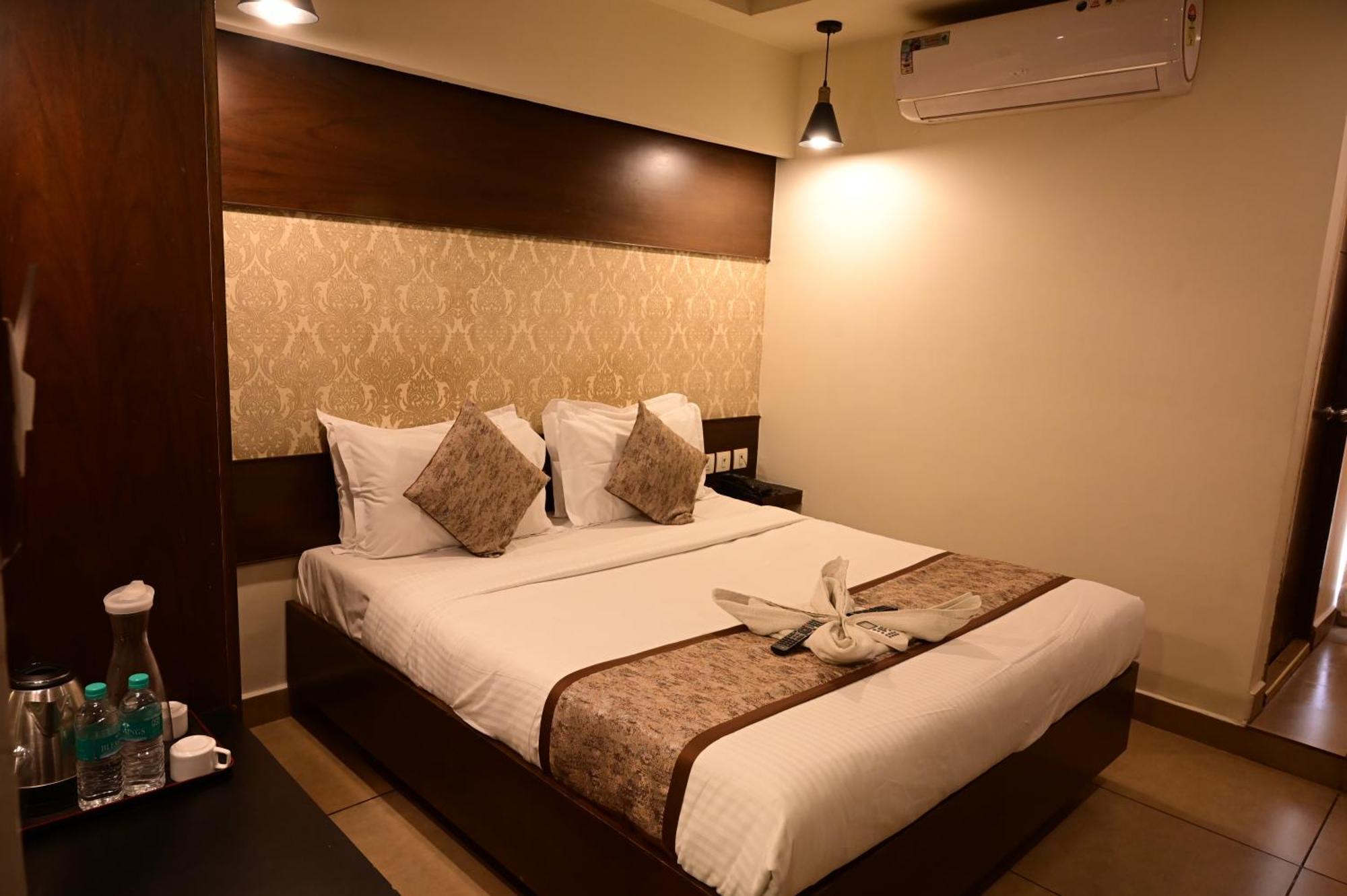 Canyon Sun Chennai Exterior photo