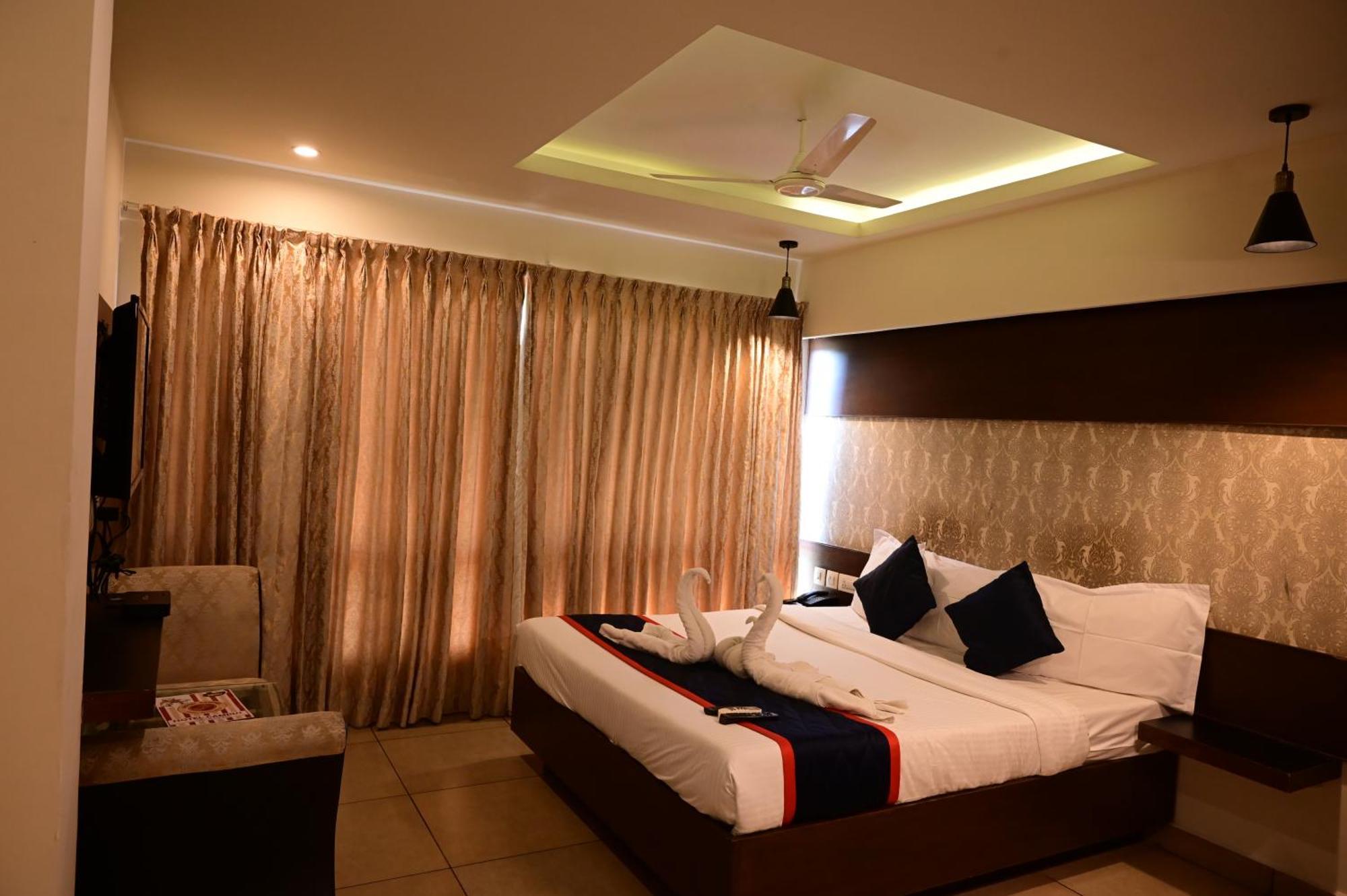 Canyon Sun Chennai Exterior photo
